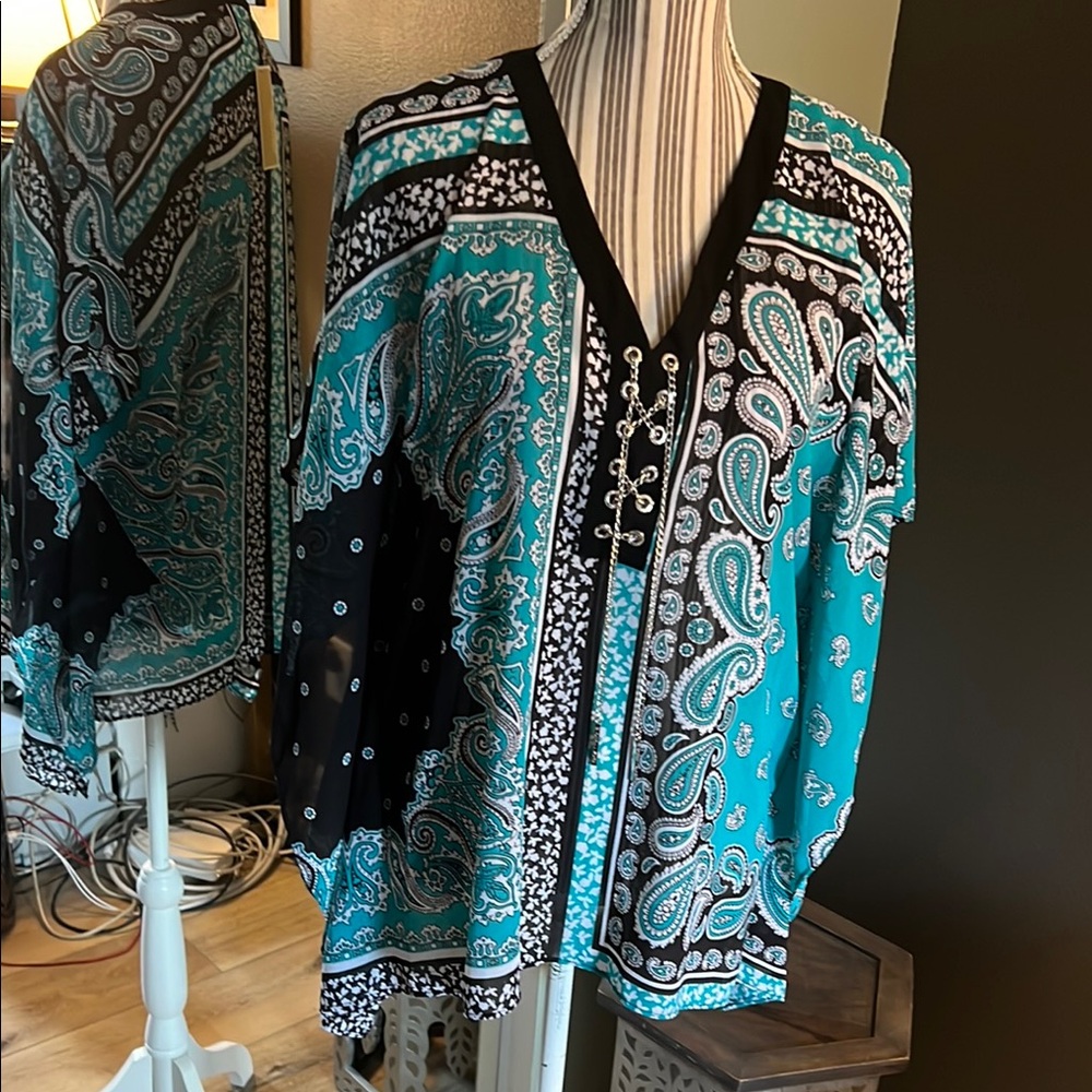 🛑 1 hour sale. NWT. Michael Kors, Paisley Print Poncho Top - Teal and Black, S/M